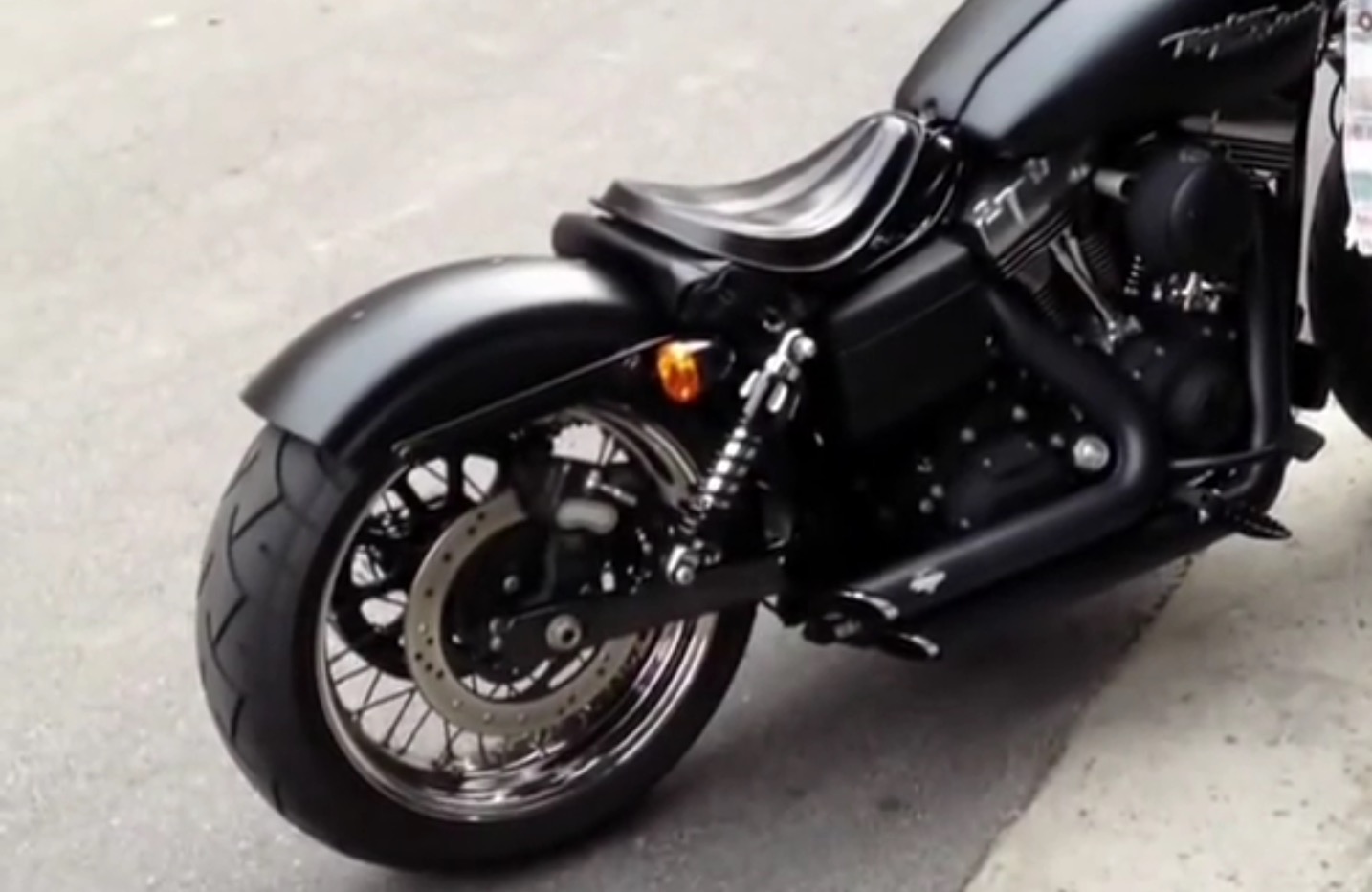 FXDB Street Bob: Hintere Blinker nach vorne setzen (S. 1 ...