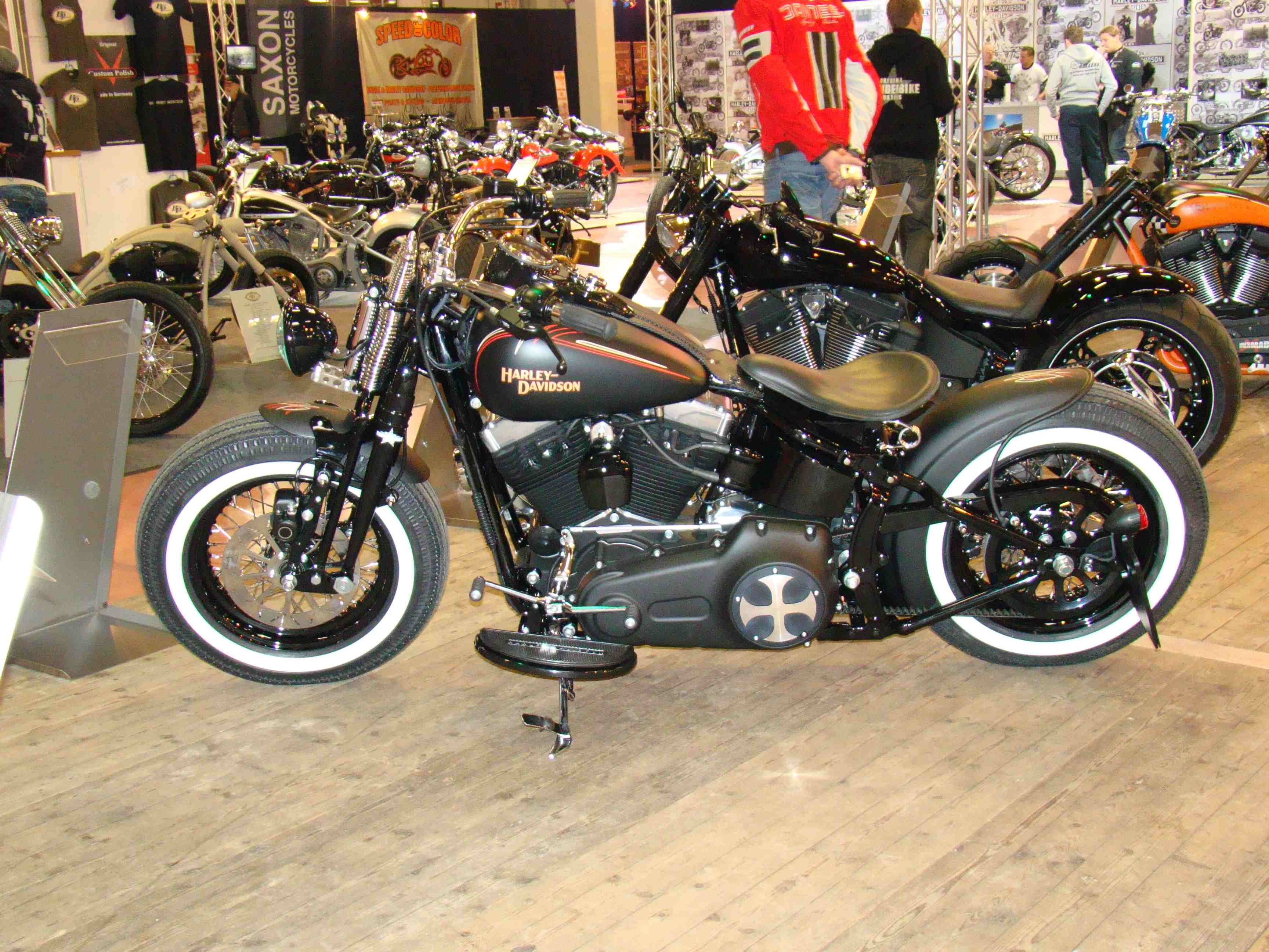 FLSTSB Cross Bones: Umbau (S. 1) - Milwaukee V-Twin Forum - Harley-Davidson Community